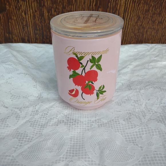 Pomegranate Orange Tea scented 12 oz candle - Picture 1 of 3